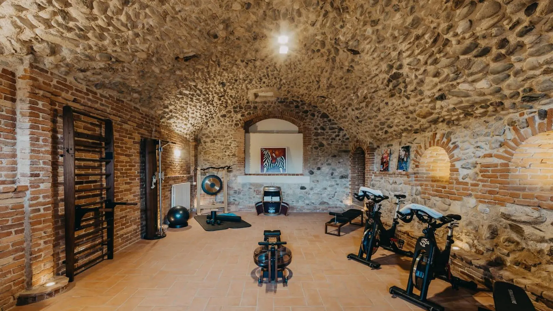 17Th Century Villa With Poolside Comfort Calvagese Della Riviera Italy