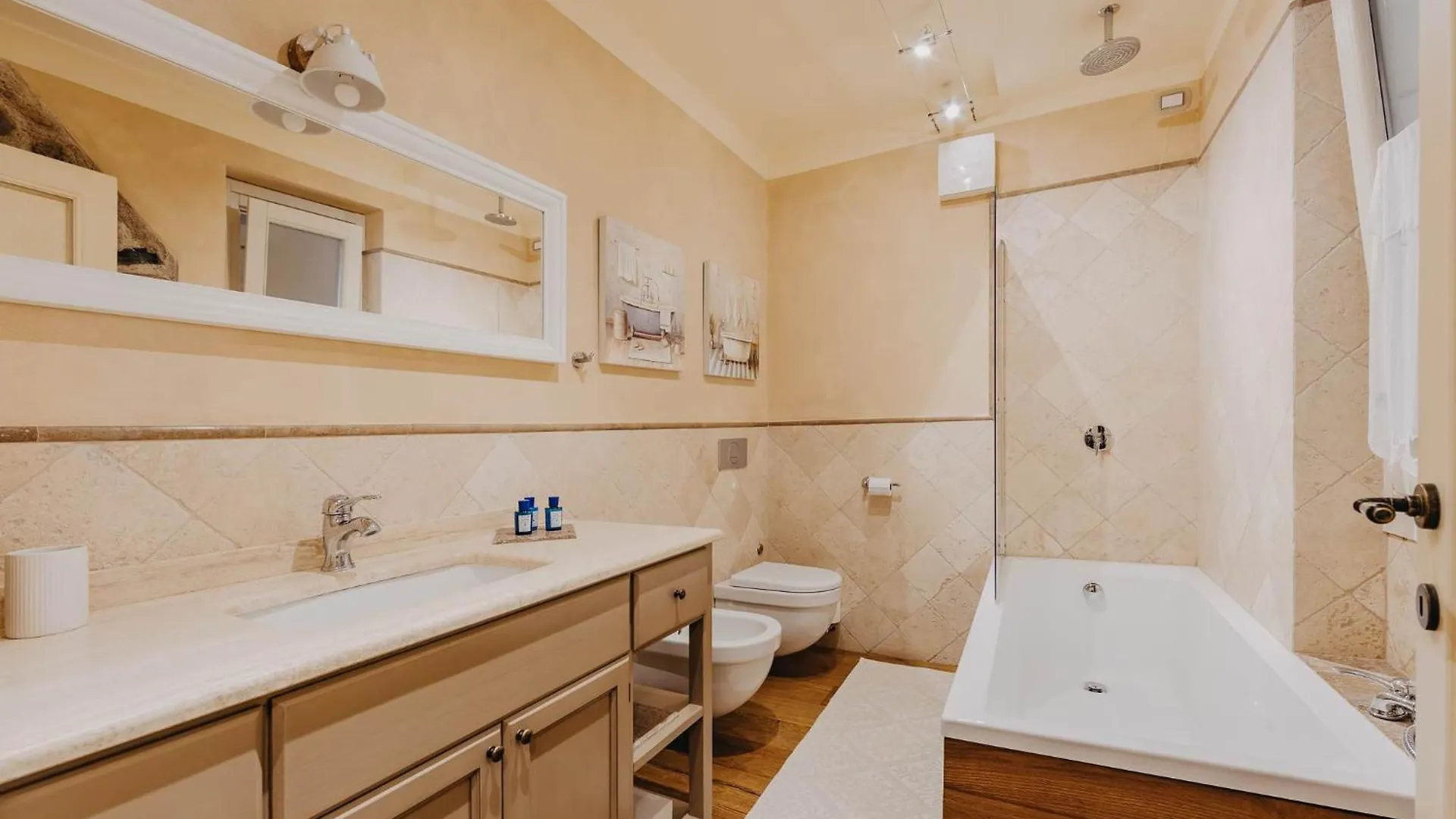 17Th Century Villa With Poolside Comfort Calvagese Della Riviera