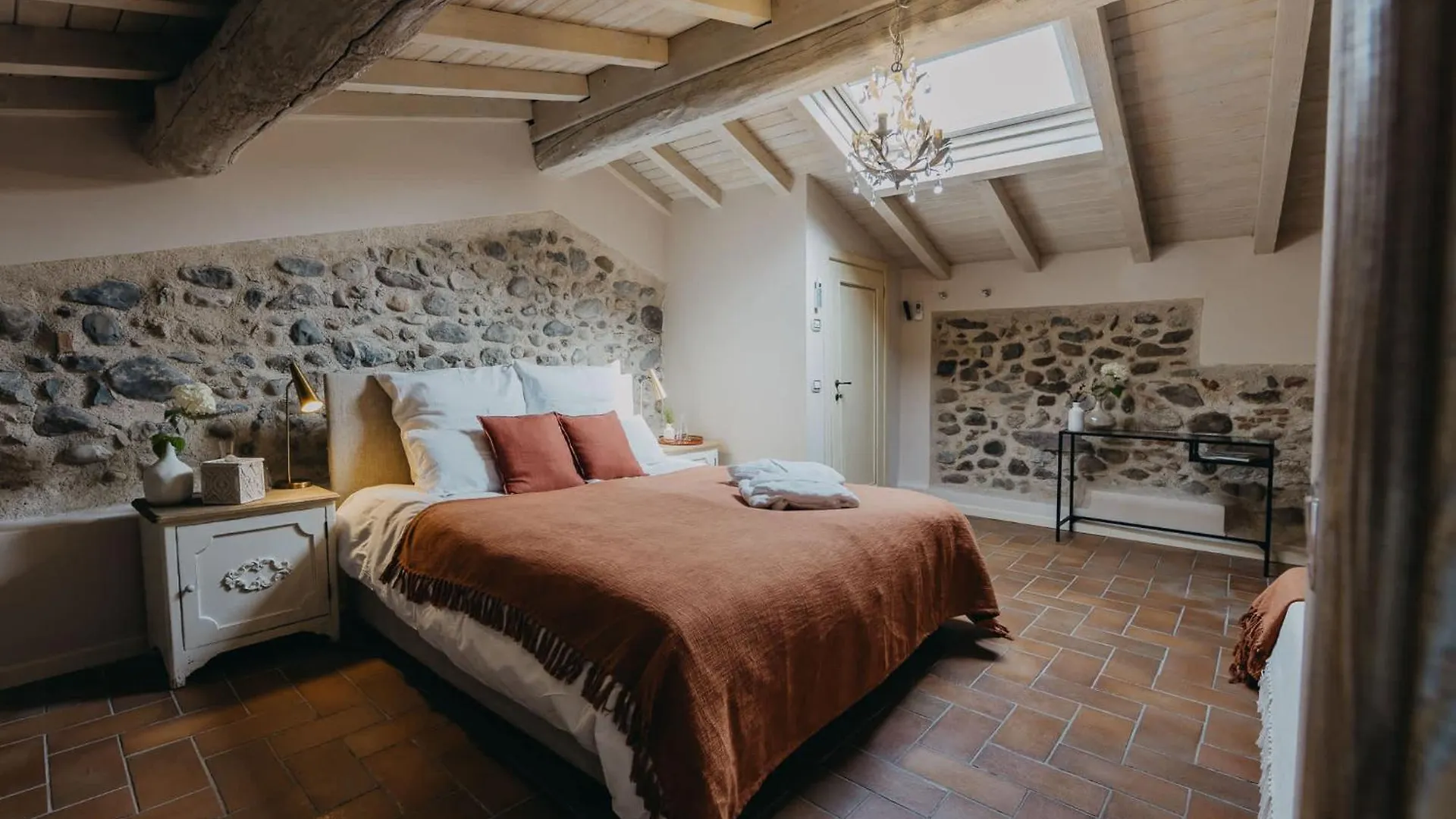 17Th Century Villa With Poolside Comfort Calvagese Della Riviera