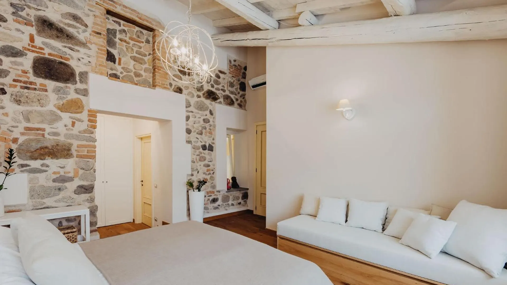 17Th Century Villa With Poolside Comfort Calvagese Della Riviera