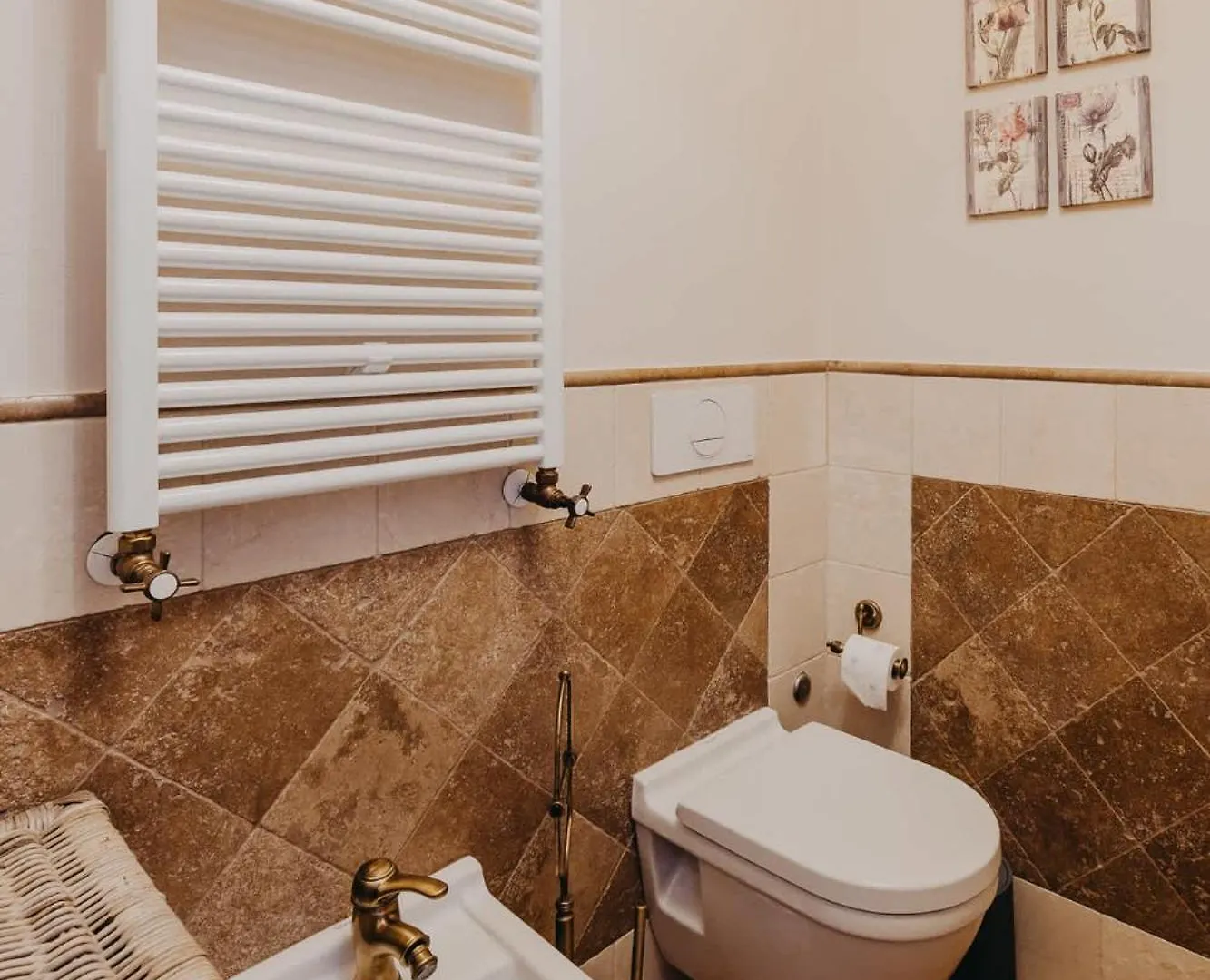 17Th Century Villa With Poolside Comfort Calvagese Della Riviera