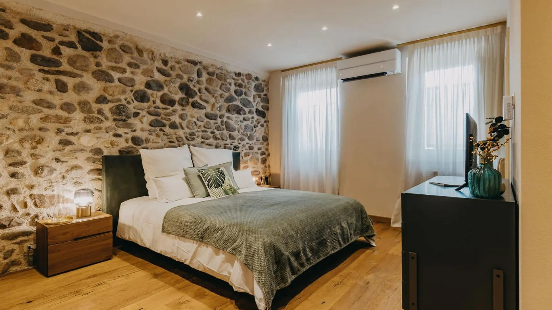 17Th Century Villa With Poolside Comfort Calvagese Della Riviera