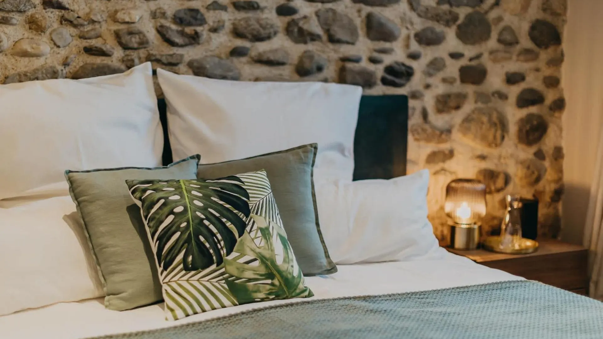 17Th Century Villa With Poolside Comfort Calvagese Della Riviera Italy