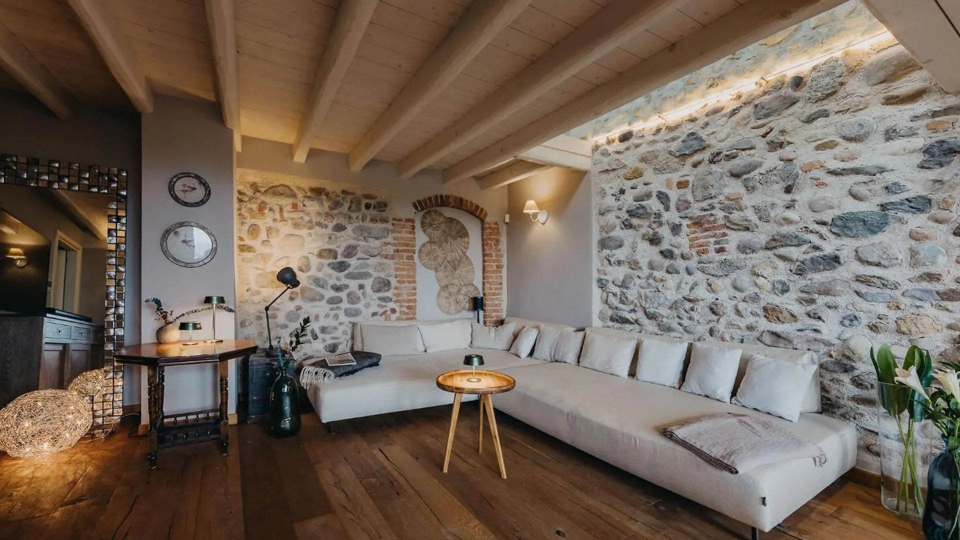 17Th Century Villa With Poolside Comfort Calvagese Della Riviera