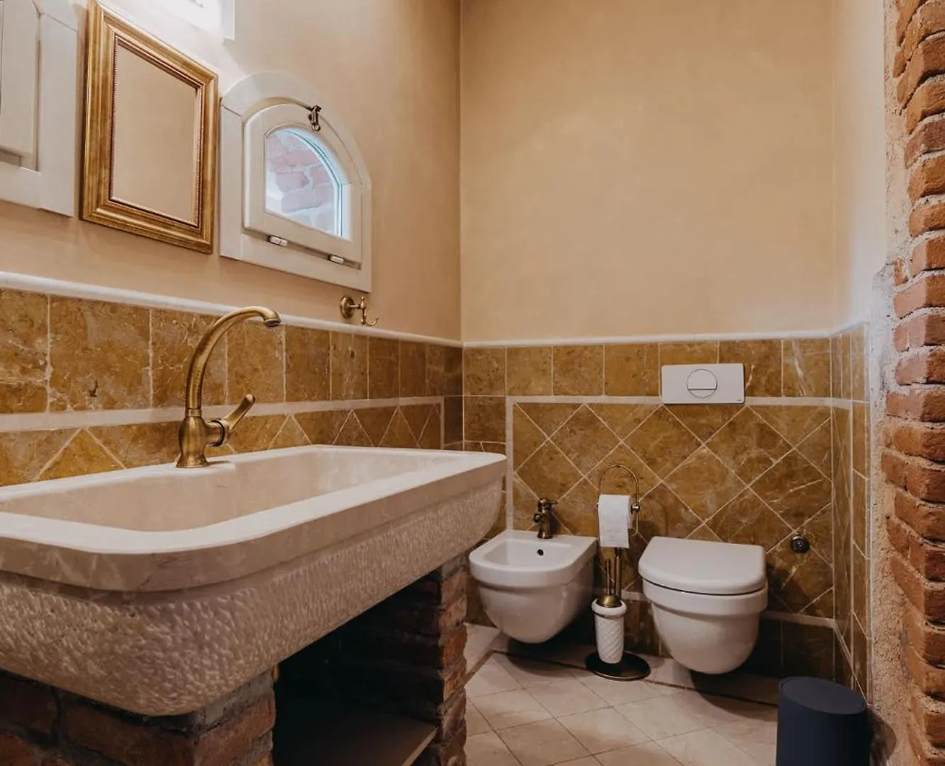 17Th Century Villa With Poolside Comfort Calvagese Della Riviera Italy