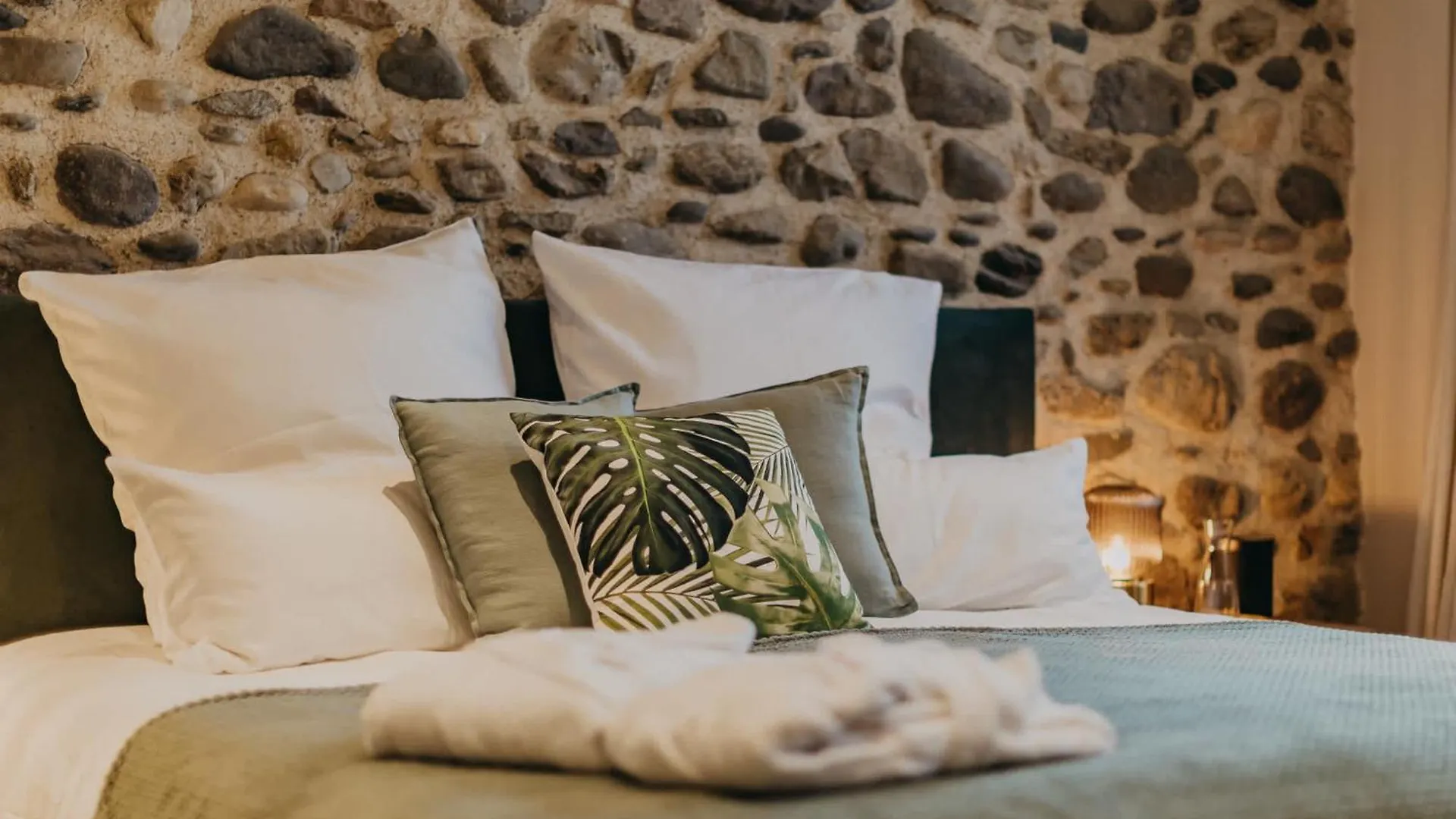 17Th Century Villa With Poolside Comfort Calvagese Della Riviera